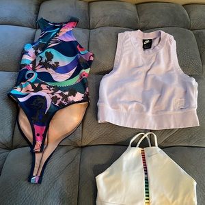 Nike woman’s tops size small!